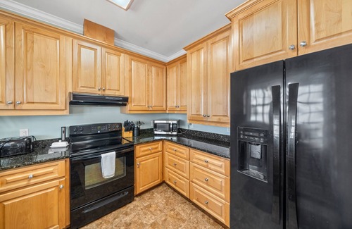 Milledgeville House | Sleeps 7, Firepit, 2 Kayaks, BIG Water + More!