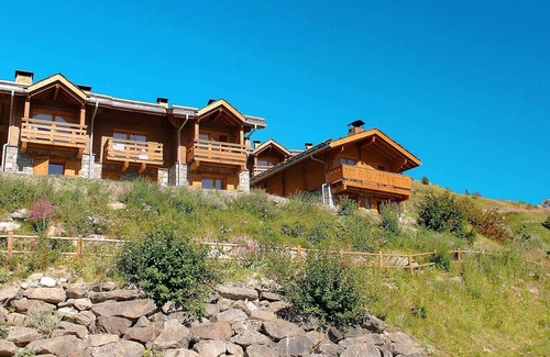 Valmeinier Condo | Sleeps 8 | 2BR Alcove in Prime Ski Location!