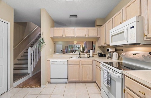 Trailer Estates House | Sleeps 8 2BR King Bed Pool+Tennis+Parking