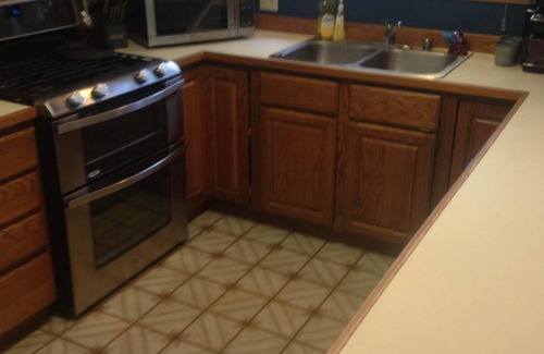 Oshkosh House | Sleeps 8, 4 miles to EAA, Central Air