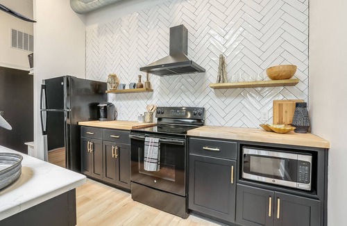 Shelbyville Apartment | Sleeps 8 /Bourbon Trail /Derby Destination
