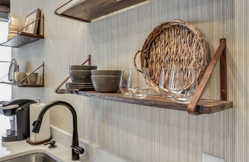Shelbyville Apartment | Sleeps 8 /Bourbon Trail /Derby Destination
