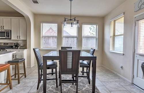 Missouri City House | Sleeps 8 - Cozy, Quiet & Private Retreat