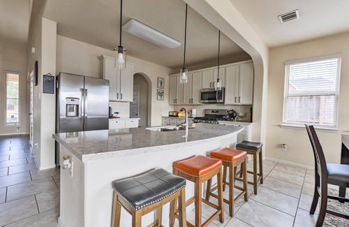 Missouri City House | Sleeps 8 - Cozy, Quiet & Private Retreat