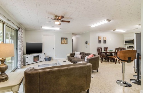 Lafayette House | Sleeps 8 (FOUR BEDS): Spacious Home Near Cajundome! Game Room, Fire Pit, BBQ