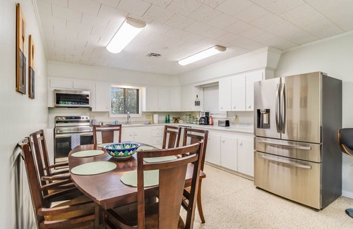 Lafayette House | Sleeps 8 (FOUR BEDS): Spacious Home Near Cajundome! Game Room, Fire Pit, BBQ