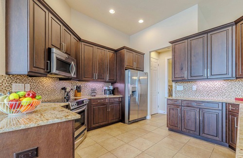 Pelican Villa | Sleeps 8 - Heated pool - Hot tub - Gulf Access - Kayaks