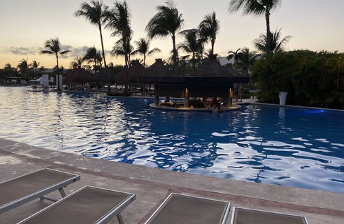 Puerto Juarez Resort | Sleeps 8. Jungle like Resort by ocean. Pools, restaurant, bars activities