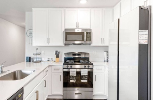 Nampa House | Sleeps 8! -No Cleaning Fee -4 Bedrooms-Perfect for Families!
