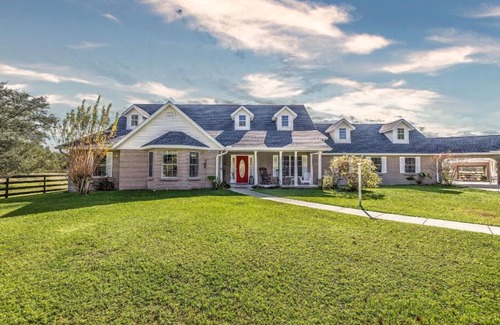 Morriston House | Sleeps 8, Private, 15 Minutes To World Equestrian & Rainbow River, 40 to UF