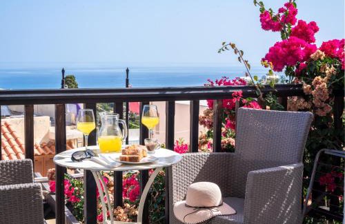 Piskopiano Apartment | Sleeps 8 - Sea View - Apartment - Pool - Garden