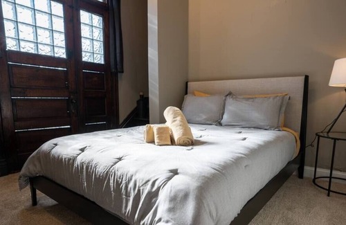 Shelby Park House | Sleeps18 9Beds 7BR 4BA Swepson Estate