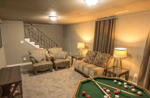 Rustic Hills House | Sleeps8*NewRemodel*CentrallyLocated*FunGames*Patio