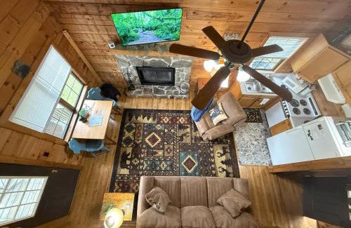 Maggie Valley House | Sleepy Bear Cabin-Watch the Sunset, Dogs welcome with Pet Rate