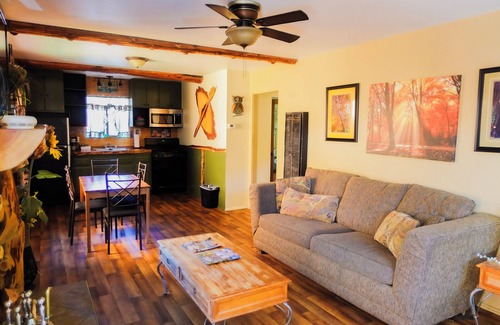Crestline Hotel | Sleepy Hollow Cabins and Hotel