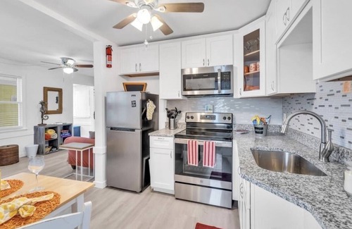 Gulfport Cottage | Sleepy Seahorsezzz at Beachrelaxmore -110 yards to the beach! Cute as a button!