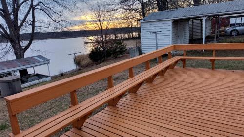 Gumberry House | Slice of Heaven on the Lake