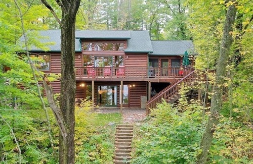Stone Lake Cabin | Slim Lake Escape- Swim/Fish with Year Round Views!