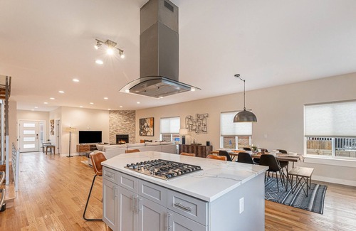 West Colfax House | Sloan's Lake Loft | Hot tub & Rooftop Patio