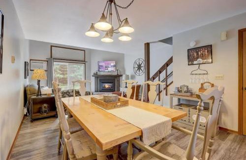 Lake Delton House | Sloane Condo for Families Golfers and Girls Trips