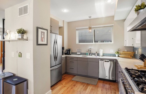 West Colfax House | Slofax House - Modern 3 Bedroom Home with Rooftop Hot Tub in Sloans Lake Denver