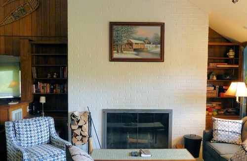 Bromley Mountain House | Slopeside 2-Level Living at this Bromley's Boles Townhouse