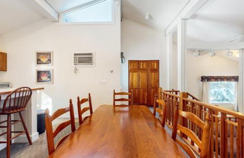 Stowe Area Apartment | Slopeside Getaway