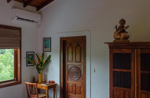 Tangalle Bed & Breakfast | SLOW - Villa & Café