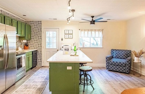 Rehoboth Beach Cottage | Slps 8 - Comm. Pool - PetsOK - WD - King - Bikes