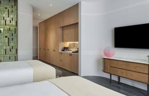 Brickell Hotel | SLS LUX Brickell | City Escape w/Rooftop Pool, Cabanas & Artsy Vibes