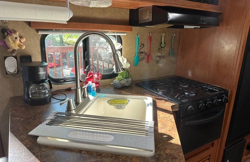 Jamestown House | Slumber Road RV Camper