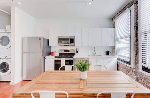 Downtown Memphis Apartment | SM 204 · Historic Revival, Walking to Memphis' Best!