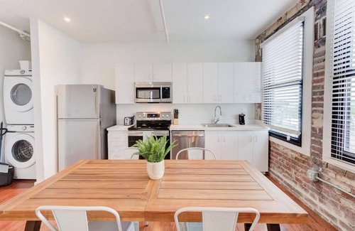 Downtown Memphis Apartment | SM 304 · Premiere Location - Historic w/Modern Amenities!