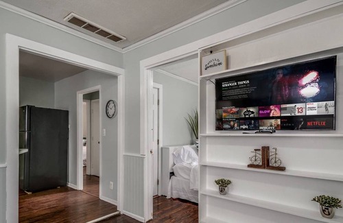 Pontiac Cottage | Small and comfortable beauty near Waterford/Pontiac border