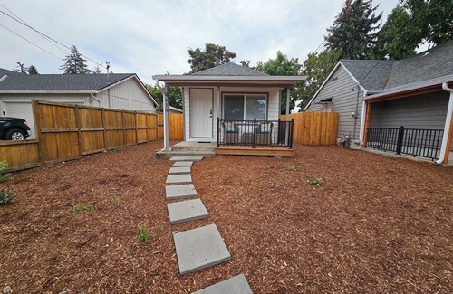 Cully House | Small and Cozy