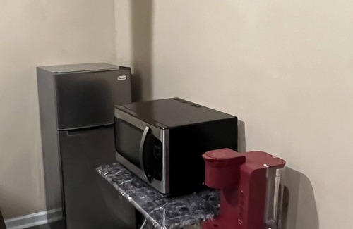 Harrisburg - Hershey House | Small apartment for rent. This area has quick access to Harrisburg City events.