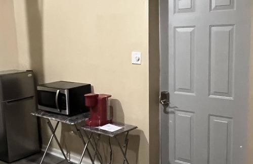 Harrisburg - Hershey House | Small apartment for rent. This area has quick access to Harrisburg City events.
