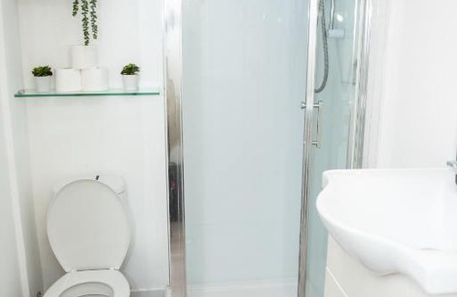 Kensal Green Apartment | Small But Cozy Studio, Great Tube Connection (D)