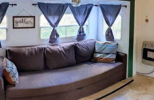 Primrose House | Small Camping Cabin - Happy Camper - Red River Gorge, KY Getaway!