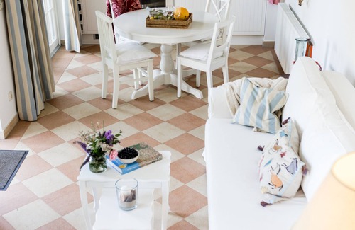 Klein Bollhagen House | Small coach house: 10 min. to the beach, in the middle of nature, sauna & whirlpool