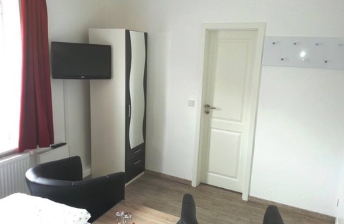 Friedrichstadt Bed & Breakfast | Small Double Room (Standard) - Pension Marktblick - bed & breakfast