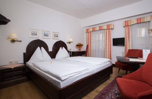 City Centre Salzburg Hotel | Small double room, shower, toilet - Altstadthotel Stadtkrug