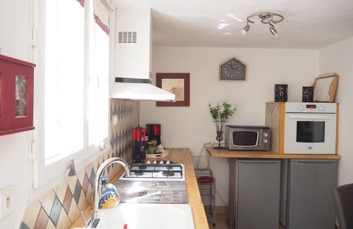 Bellegarde House | Small holiday home with courtyard, Bellegarde