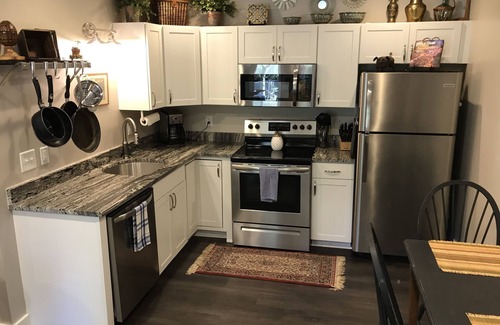 Canton House | Small house Floral Oasis
