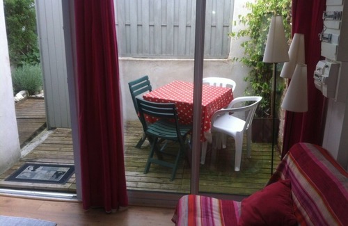 La Rochelle City Centre House | Small house with terrace in the city center