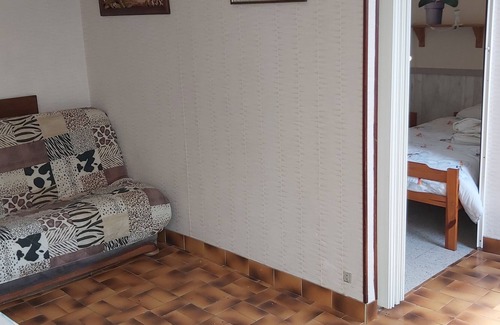 Le Crotoy Cottage | small independent studio on one level in the middle of a plot of 1000m2