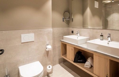 Schruns Apartment | Small Luxury Apartment, pool & SPA, by the mountain railway, PURE Resort Schruns