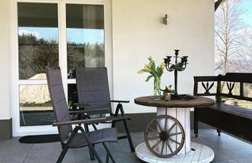 Muerlenbach Apartment | Small milk bar 6-bed vacation apartment Bathroom/WC wheelchair accessible. - Grindelborn Farm