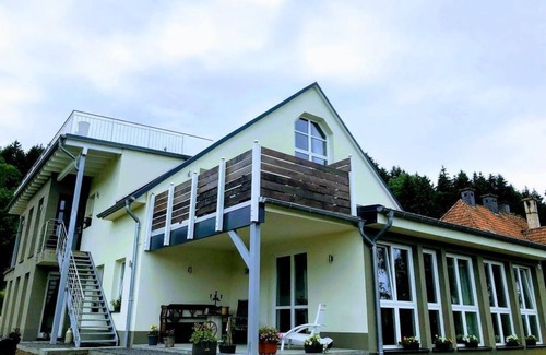 Muerlenbach Apartment | Small milk bar 6-bed vacation apartment Bathroom/WC wheelchair accessible. - Grindelborn Farm