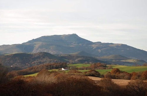 Ahetze Apartment | Small pavilion in the Basque region, sea 2,5 miles away, close to the mountains